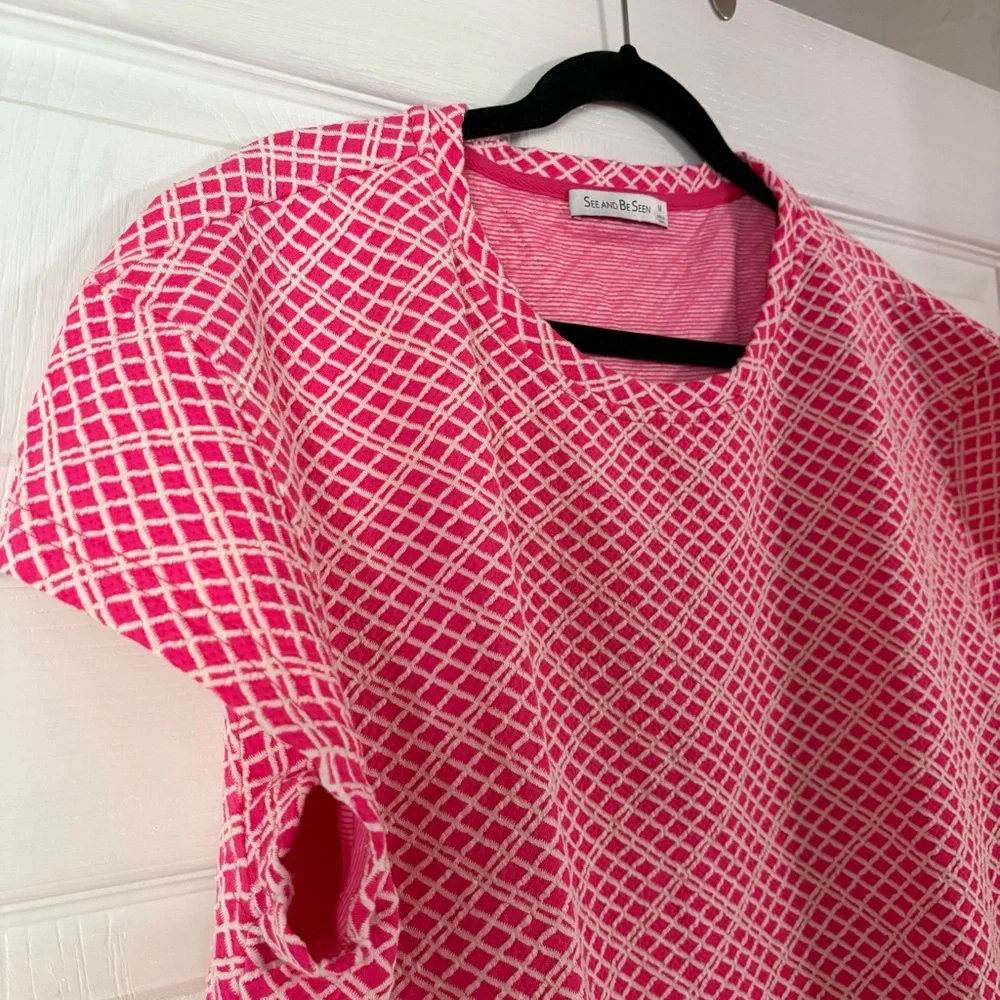 See and Be Seen Pink & White Top - Picture 2 of 6
